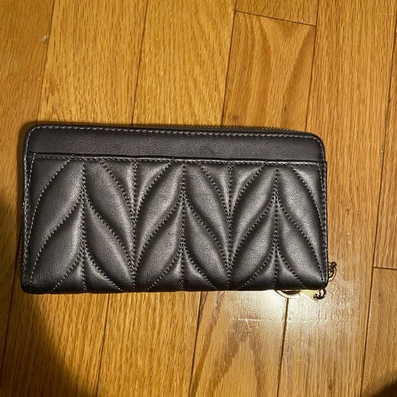 Kate Spade wallet - Picture 2 of 3